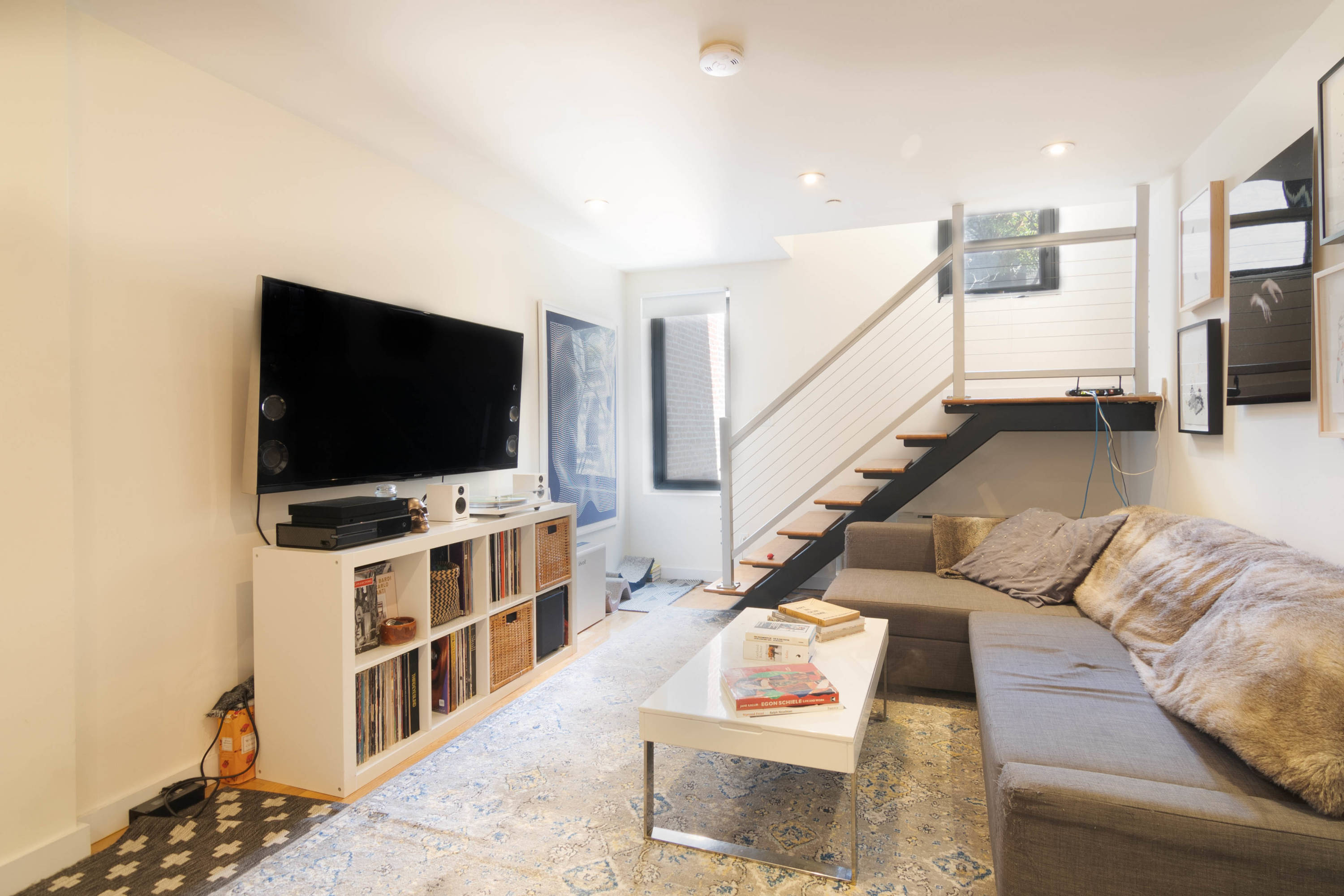 215 East 81st Street, Unit 6C Manhattan, NY 10028 - Photo 2 of 9