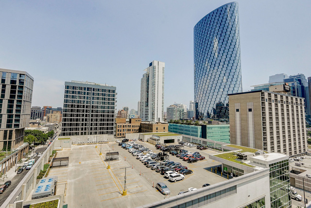 123 S Green St, Chicago, IL 60607 - Photo 6 of 8