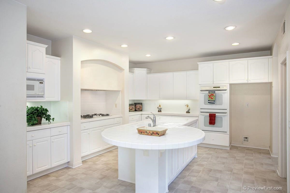 507 Rudder Avenue Carlsbad, CA 92011 - Photo 9 of 25 Gallery Image 9