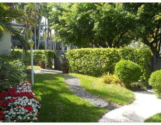 4465 North Bay Road Miami Beach, FL 33140 - Photo 2 of 7 Gallery Image 2