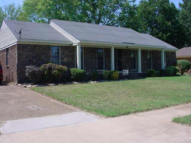 3353 Ridge Cap Drive Memphis, TN 38115 - Photo 1 of 9 Stone front wit brick everywhere else