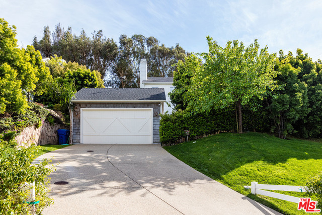 28930 Hampton Place Malibu, CA 90265 - Photo 2 of 34