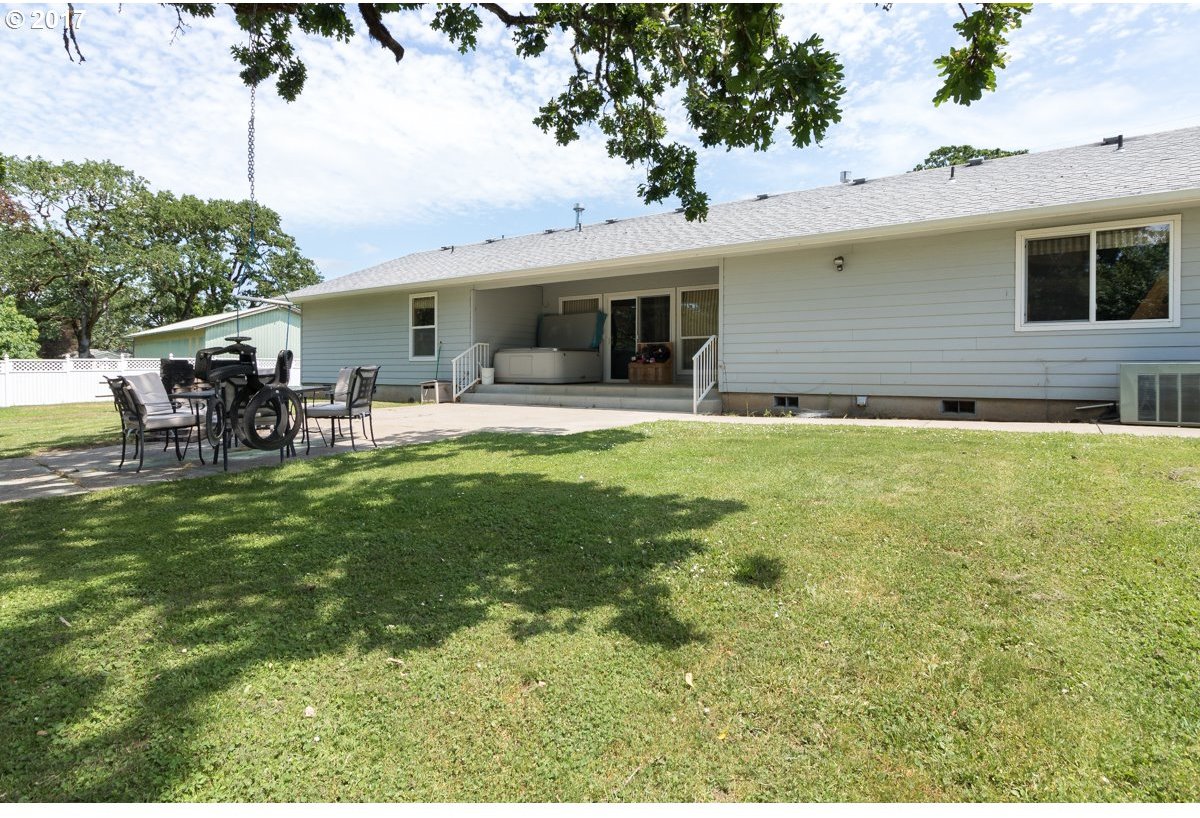 331 Green Valley Road Oakland, OR 97462 - Photo 10 of 16 Gallery Image 10