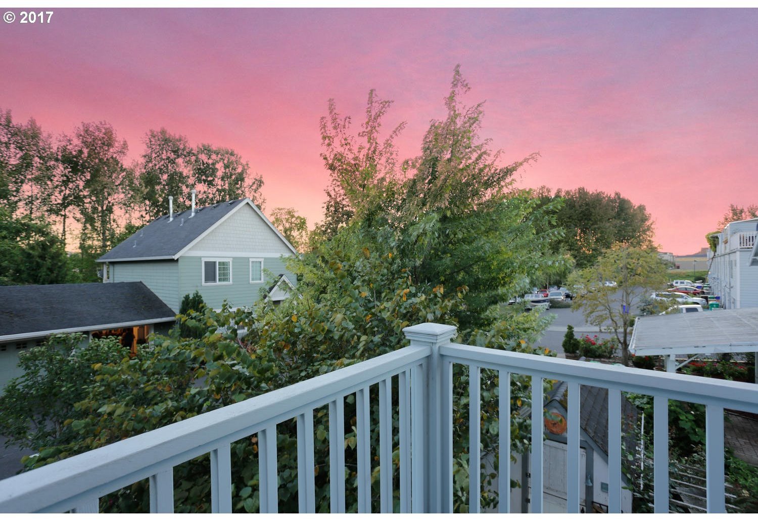 328 North Bridgeton Road, Unit W END Portland, OR 97217 - Photo 4 of 30 Gallery Image 4