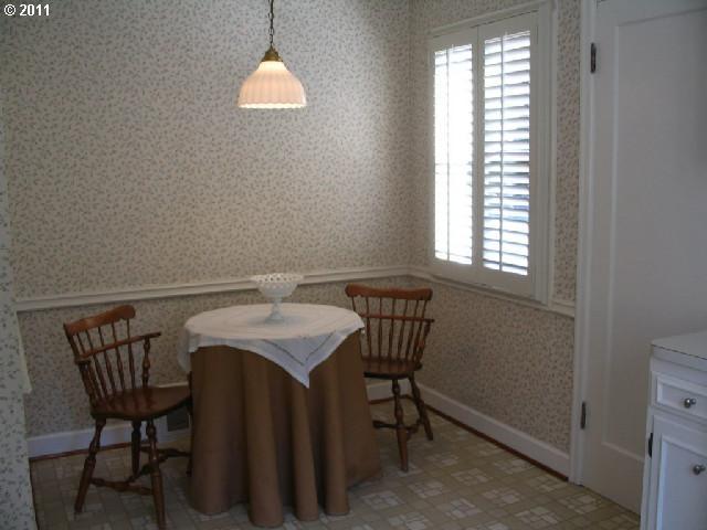 4541 Southwest Shattuck Road Portland, OR 97221 - Photo 6 of 16