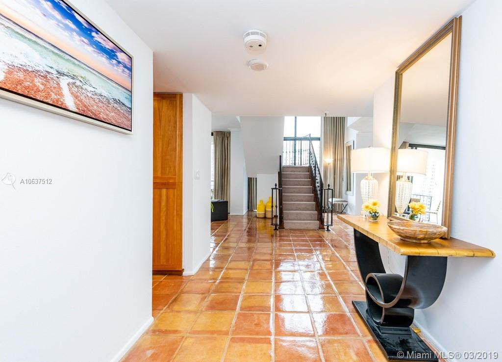 520 Brickell Key Drive, Unit APH00 Miami, FL 33131 - Photo 11 of 48