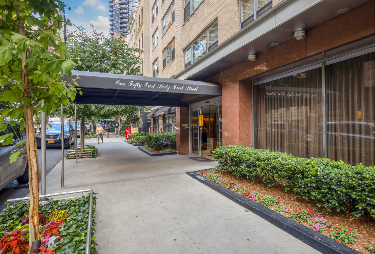 150 E 61st St, Manhattan, NY 10065 - Photo 3 of 9