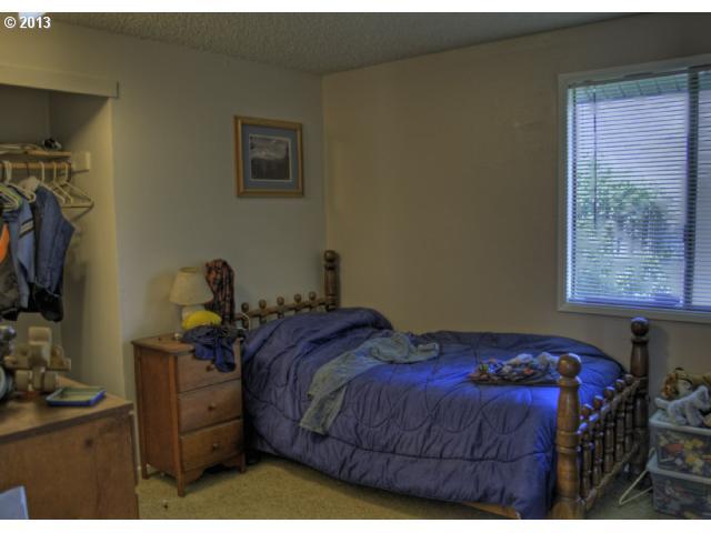 460 Southwest 121st Place Portland, OR 97225 - Photo 7 of 13 Gallery Image 7