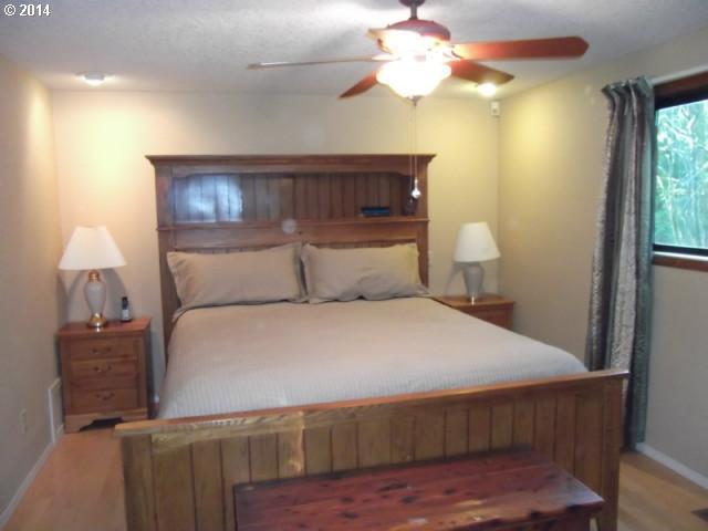 1804 Southwest Broadleaf Drive Portland, OR 97219 - Photo 9 of 16 Gallery Image 9