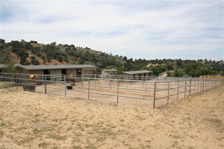 26201 Plateau Way Tehachapi, CA 93561 - Photo 14 of 20