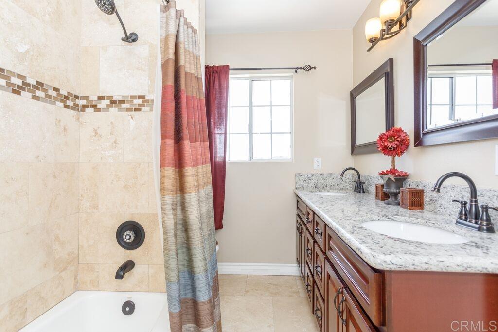 39186 Daily Fallbrook, CA 92028 - Photo 17 of 25 Bedroom #3 upstairs