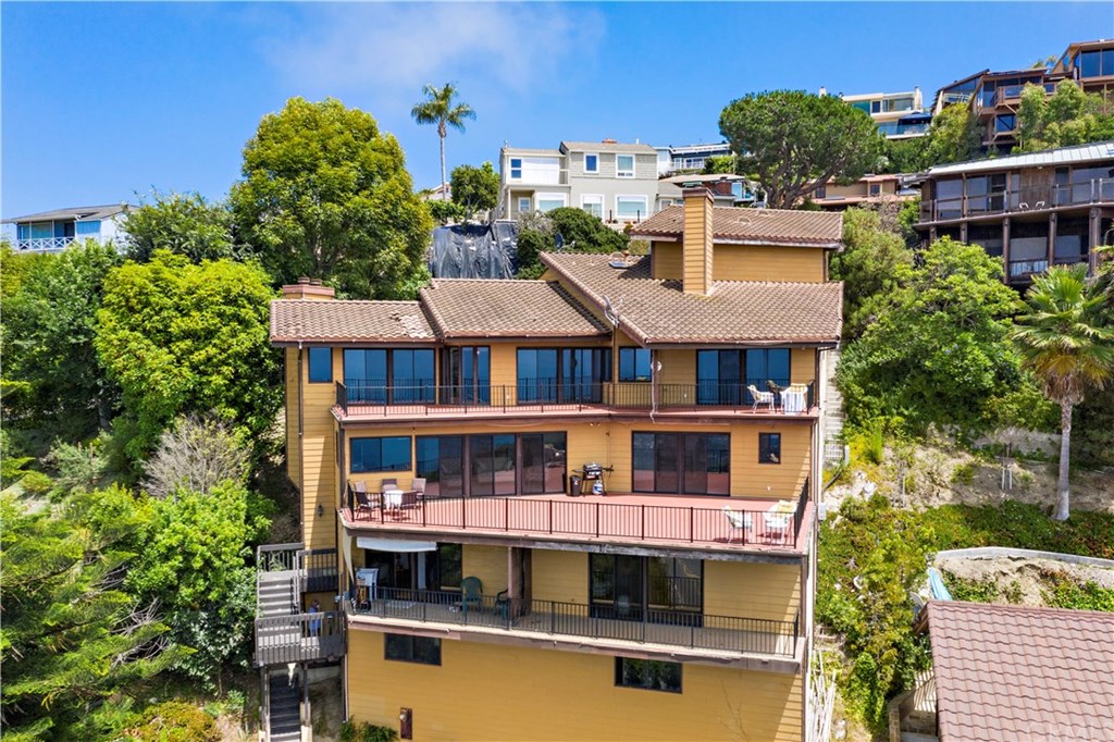 1055 Summit Drive Laguna Beach, CA 92651 - Photo 2 of 75