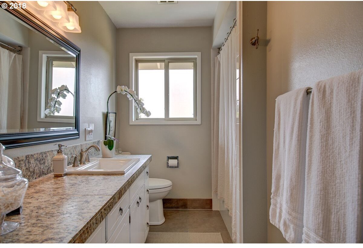 10958 Southeast Valley View Terrace Happy Valley, OR 97086 - Photo 18 of 32