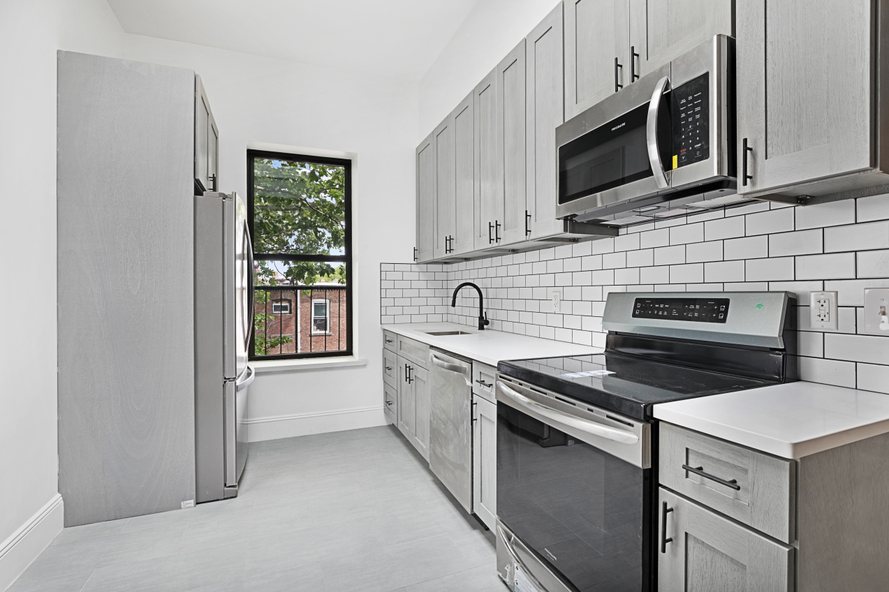 443 Jefferson Avenue, Unit 2 Brooklyn, NY 11221 - Photo 2 of 9