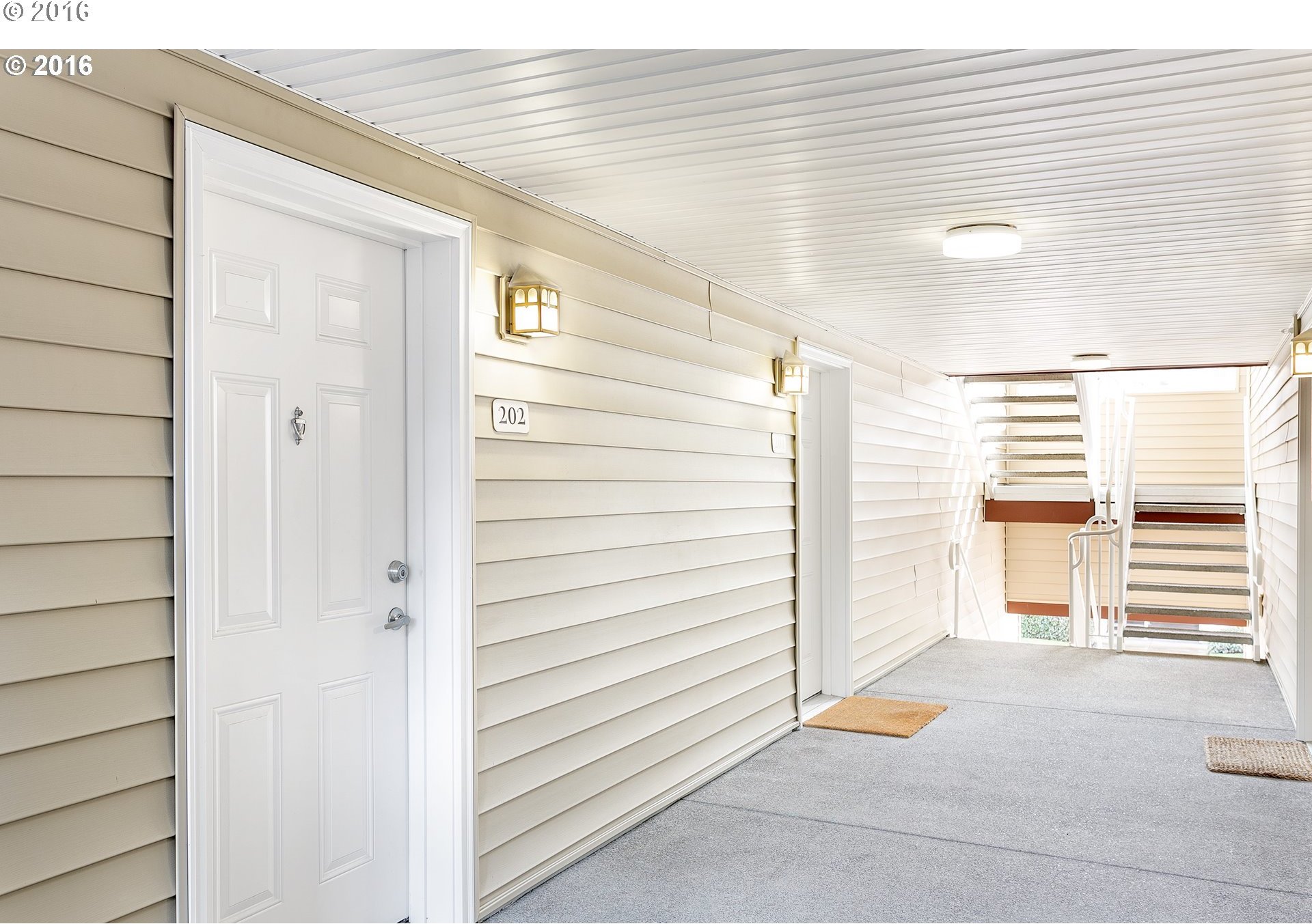 790 Northwest 185th Avenue Beaverton, OR 97006 - Photo 2 of 14