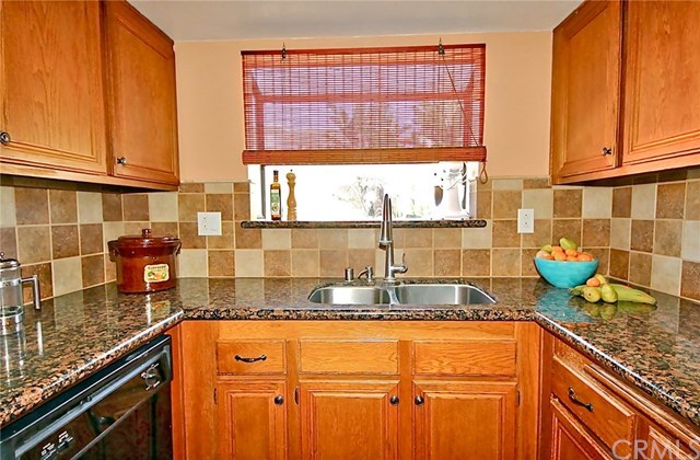 1208 Mayflower Avenue, Unit C Monrovia, CA 91016 - Photo 22 of 47 Dual basin stainless steel sink