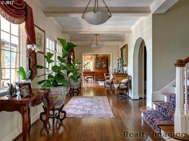 12526 Southwest Edgecliff Road Portland, OR 97219 - Photo 13 of 16 Gallery Image 13
