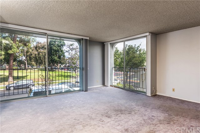 2101 2nd Street, Unit 203 Long Beach, CA 90803 - Photo 3 of 22 Living room with view of Bluff Park