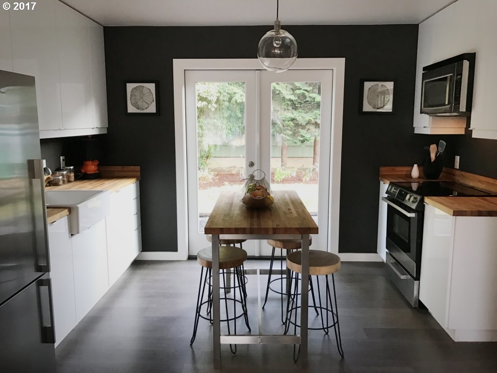 6318 Northeast Prescott Street Portland, OR 97218 - Photo 5 of 12