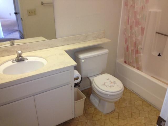 2992 Elm Tree Court Spring Valley, CA 91978 - Photo 5 of 10 guest bath