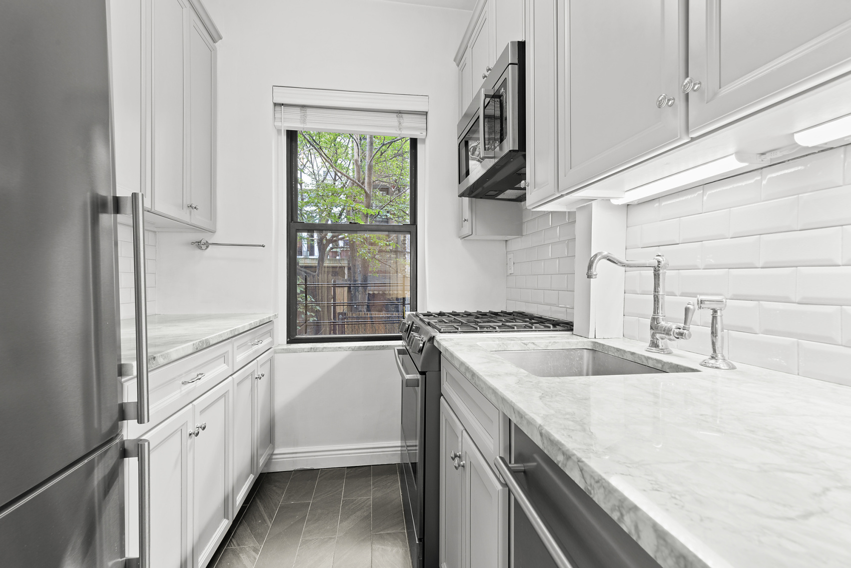 320 West 90th Street, Unit 1B Manhattan, NY 10024 - Photo 3 of 8