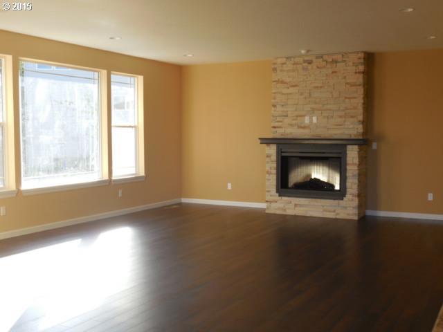 129 Altavista Road Longview, WA 98632 - Photo 4 of 16 Gallery Image 4
