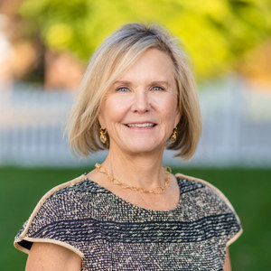 Headshot of Connie Carter