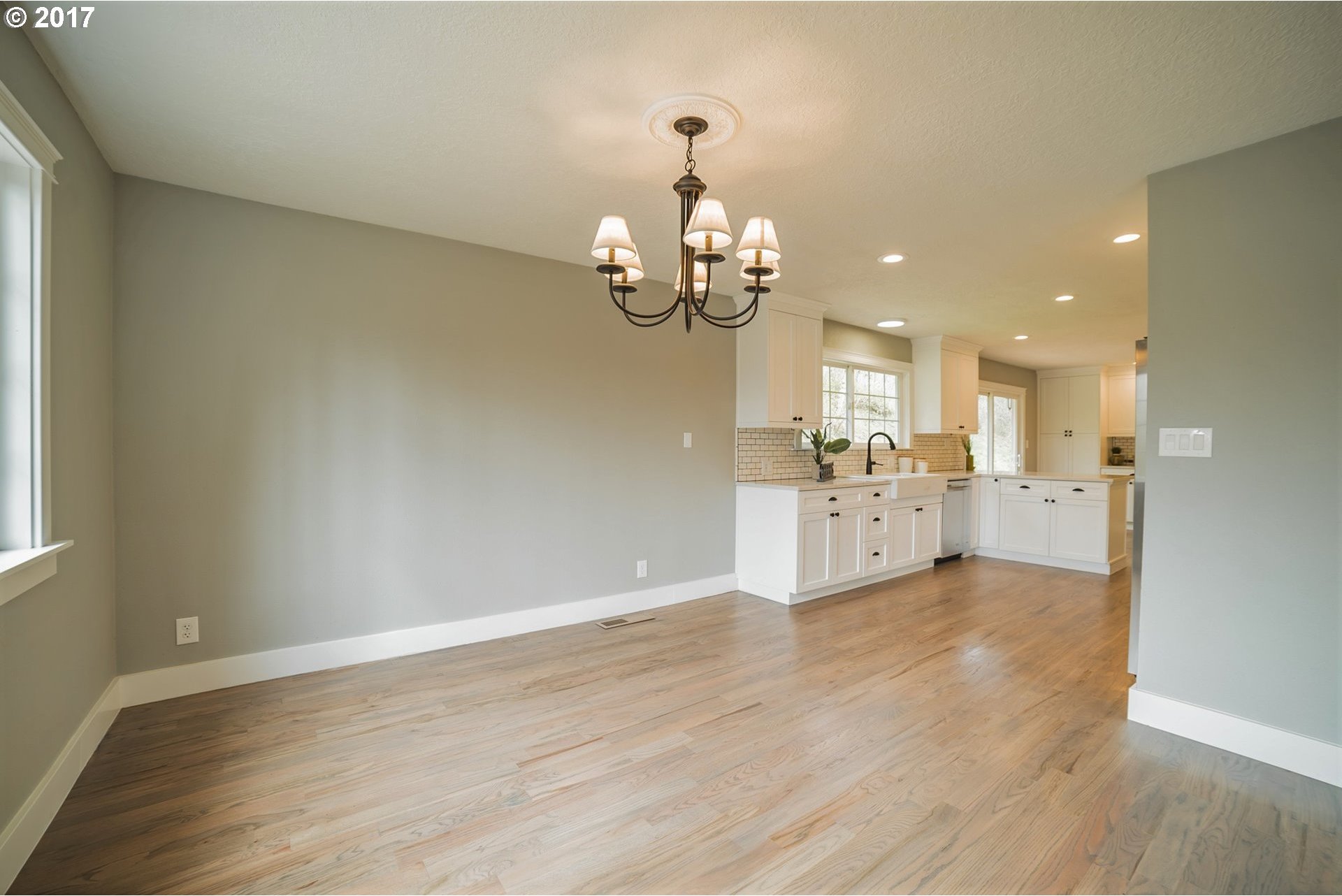 32815 Northeast Chamberlain Road Troutdale, OR 97060 - Photo 11 of 32 Gallery Image 11