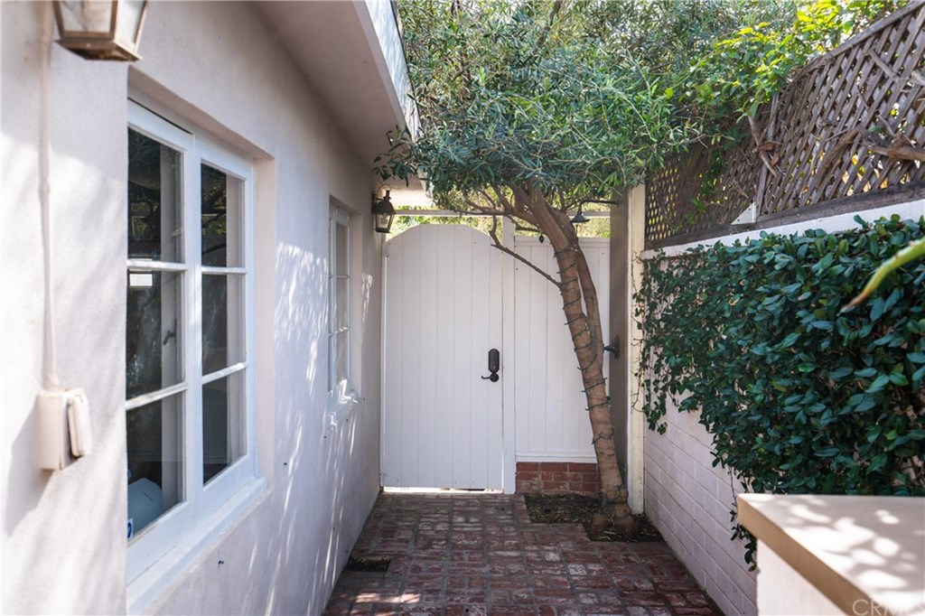 528 24th Street Manhattan Beach, CA 90266 - Photo 27 of 32