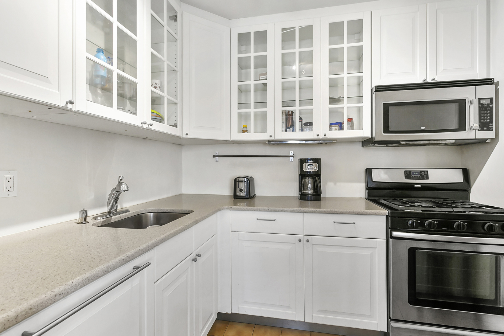 492 Henry Street, Unit 2B Brooklyn, NY 11231 - Photo 3 of 9