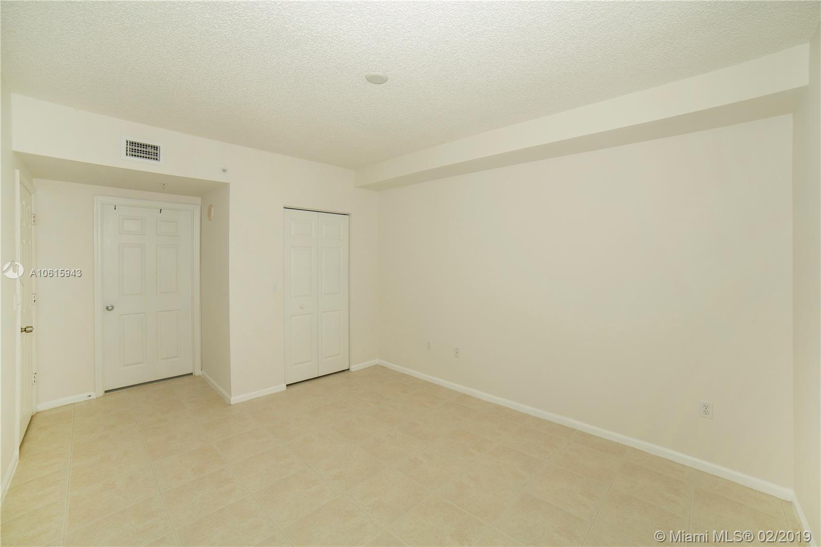 17100 North Bay Road, Unit 1514 Sunny Isles Beach, FL 33160 - Photo 27 of 38