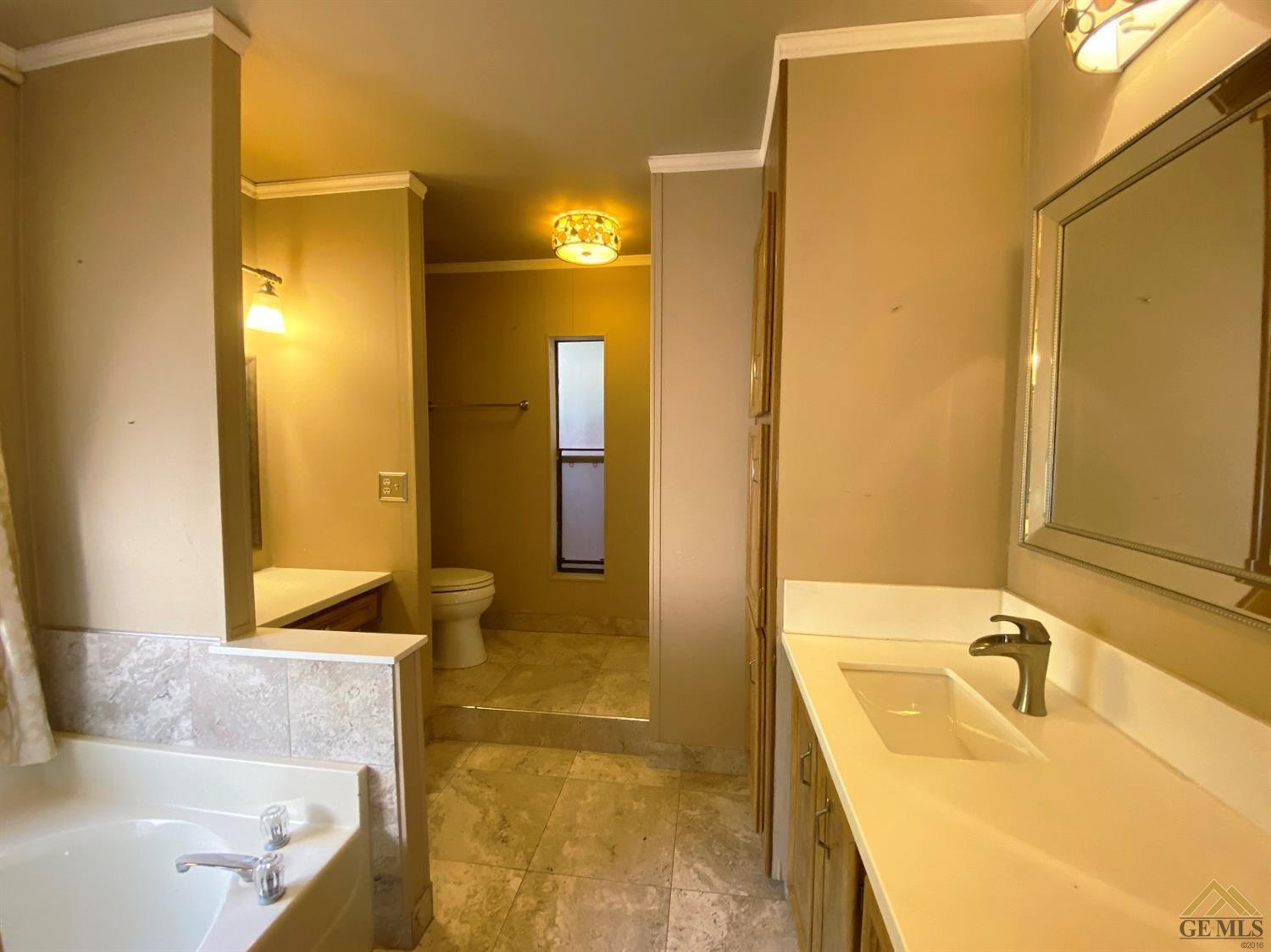 8536 Kern Canyon Road, Unit 72 Bakersfield, CA 93306 - Photo 10 of 13