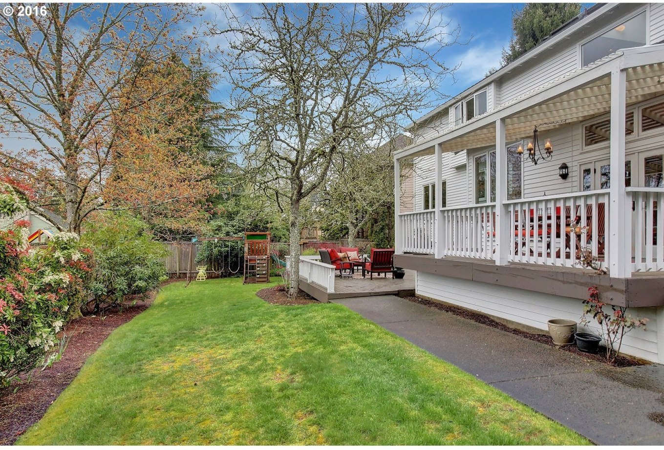 6822 Southwest Windemere Loop Portland, OR 97225 - Photo 15 of 27 Gallery Image 15