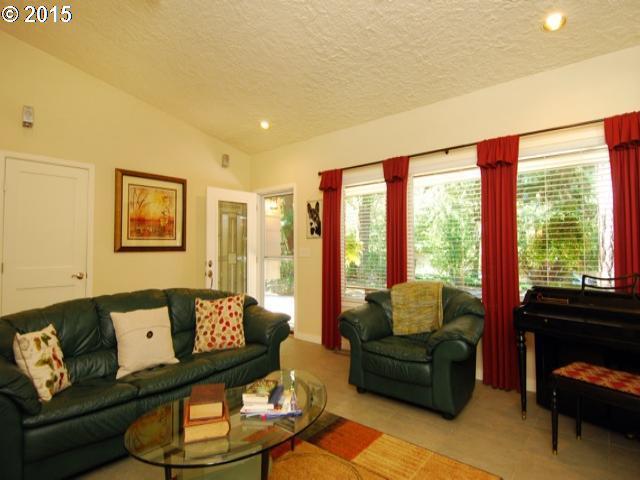 9420 Southwest Jamieson Road Beaverton, OR 97005 - Photo 10 of 16 Gallery Image 10