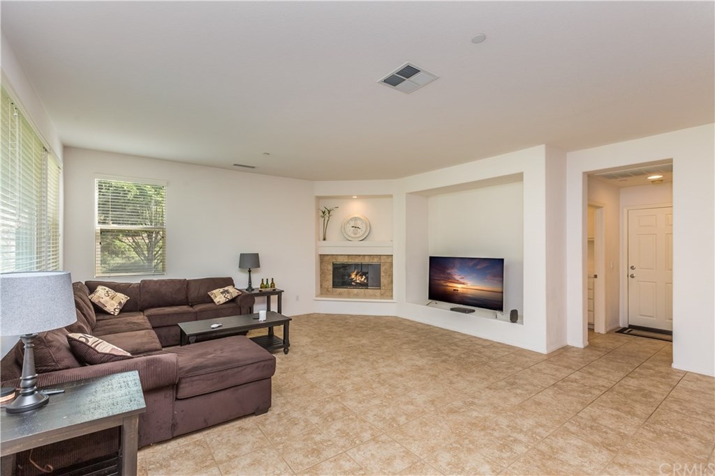 7350 Via Vista Drive Riverside, CA 92506 - Photo 15 of 43