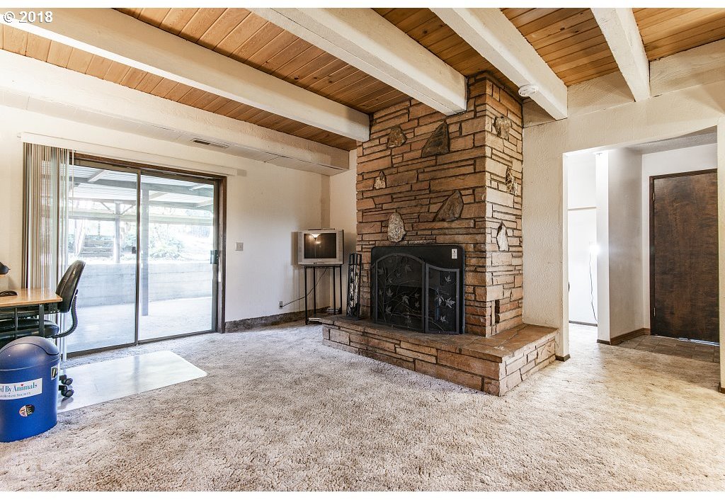 16225 Gilliam Road Dallas, OR 97338 - Photo 19 of 32