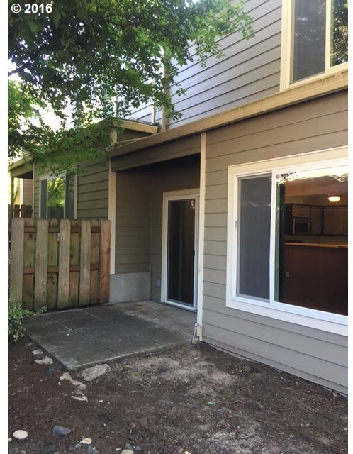 7143 Southwest Sagert Street, Unit 105 Tualatin, OR 97062 - Photo 4 of 23