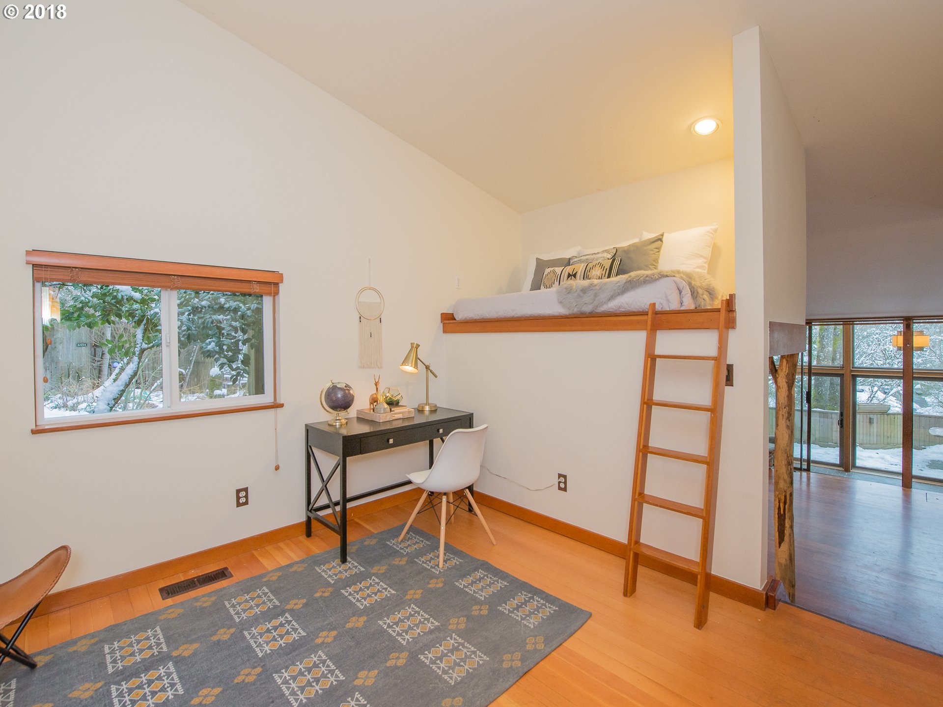 6516 Southwest Barnes Road Portland, OR 97225 - Photo 11 of 28 Gallery Image 11
