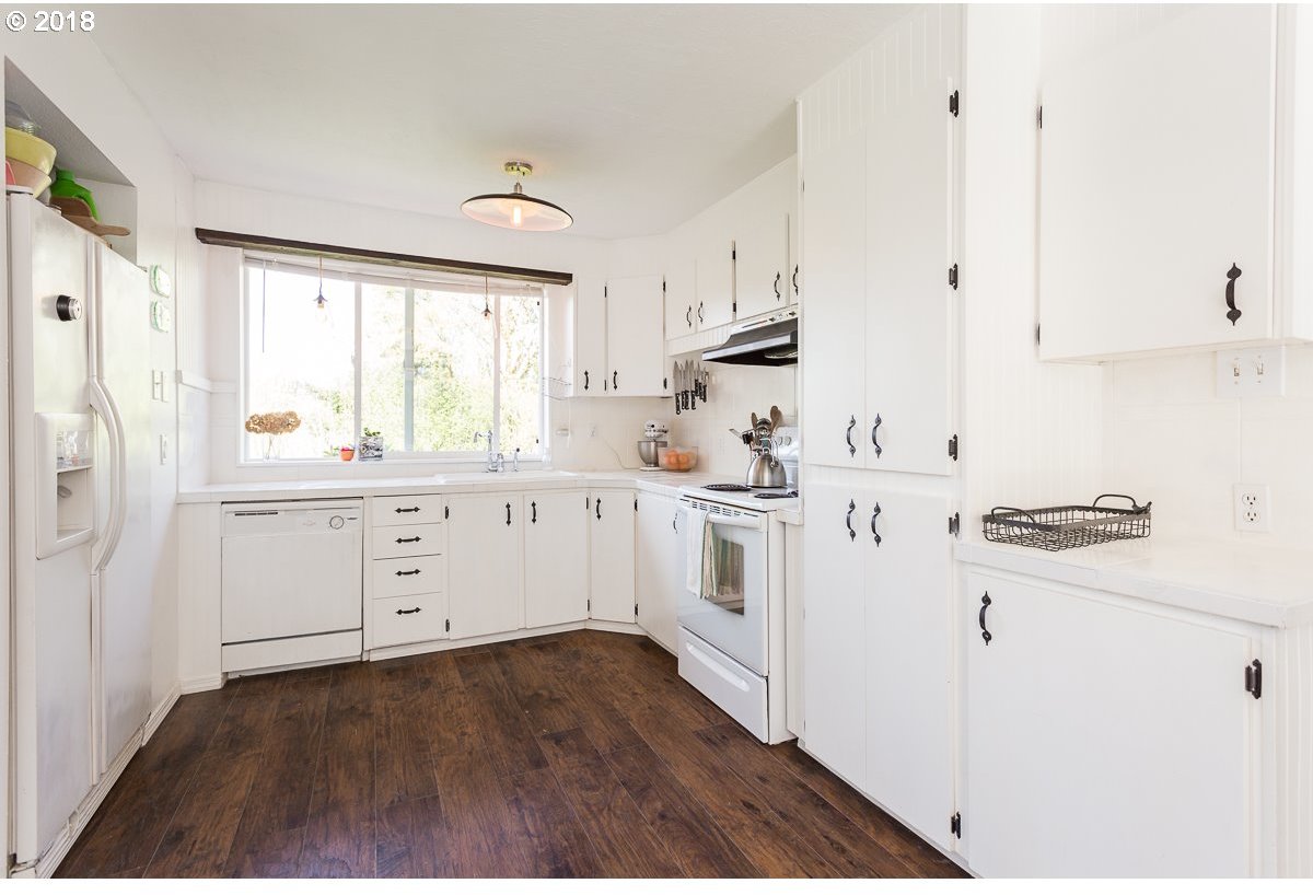 22980 Southwest Chapman Road Sherwood, OR 97140 - Photo 10 of 28 Gallery Image 10