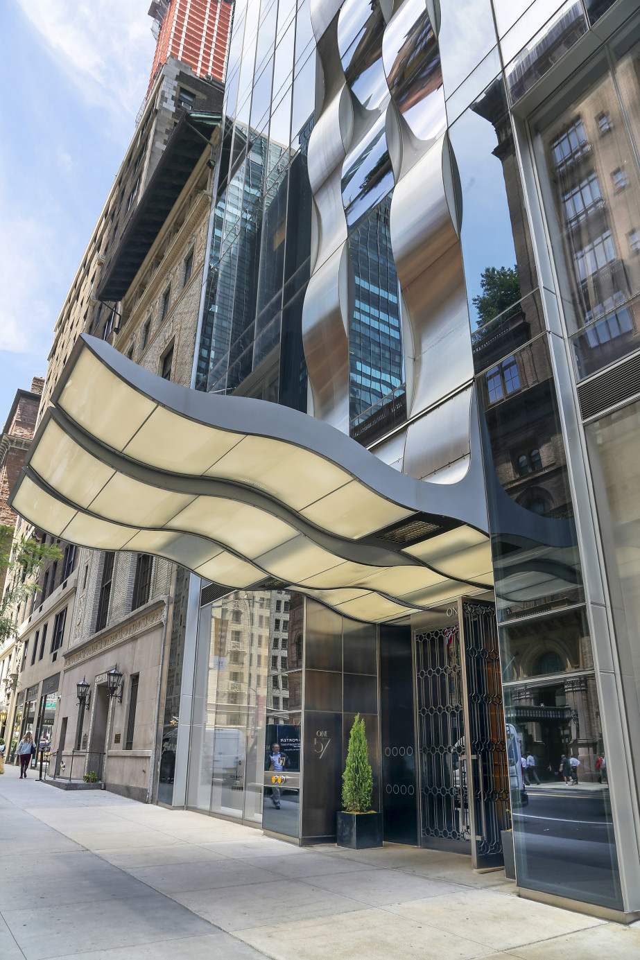 157 West 57th Street, Unit 77 Manhattan, NY 10019 - Photo 14 of 15