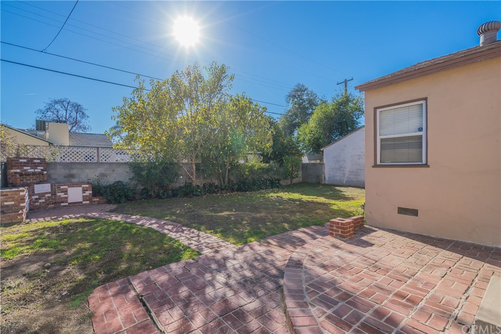 19544 Hart Street Reseda, CA 91335 - Photo 18 of 21