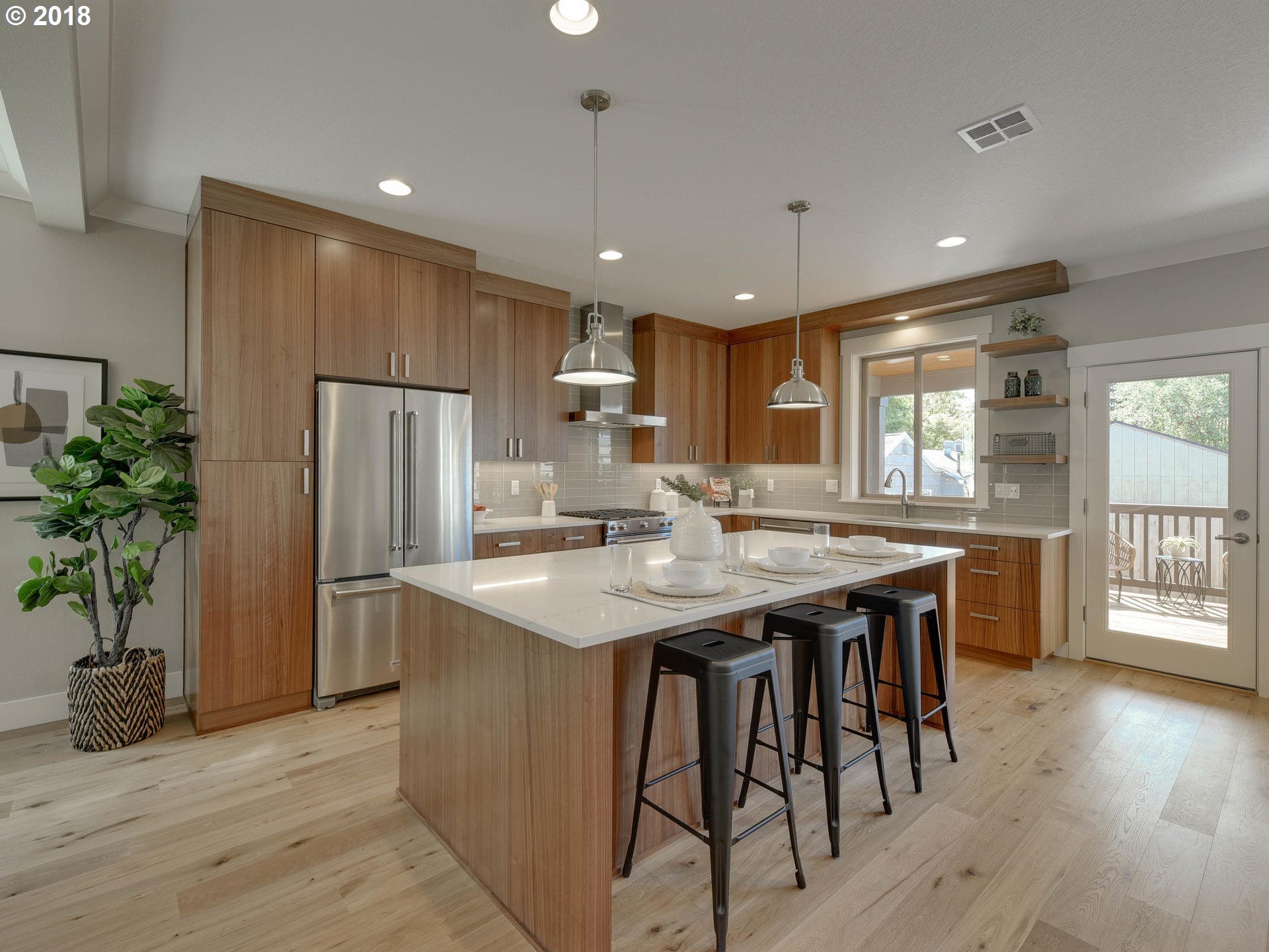 4868 Southeast Rural Street Portland, OR 97206 - Photo 5 of 32 Gallery Image 5