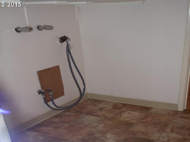 12070 Southwest Cheshire Road Beaverton, OR 97008 - Photo 10 of 14 Gallery Image 10