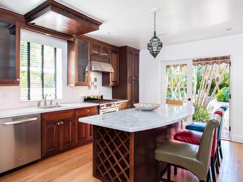 2372 Prairie Avenue Miami Beach, FL 33140 - Photo 13 of 31