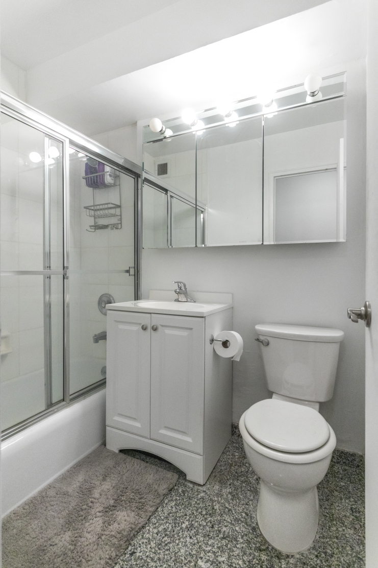 330 East 46th Street, Unit 2R Manhattan, NY 10017 - Photo 7 of 8