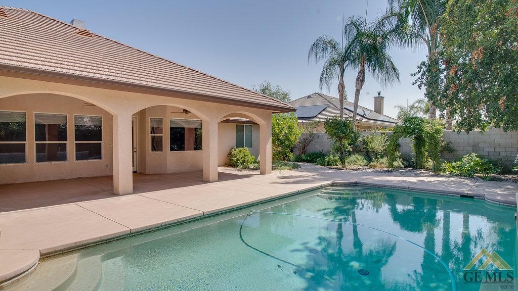 10207 Skiles Drive Bakersfield, CA 93311 - Photo 11 of 34