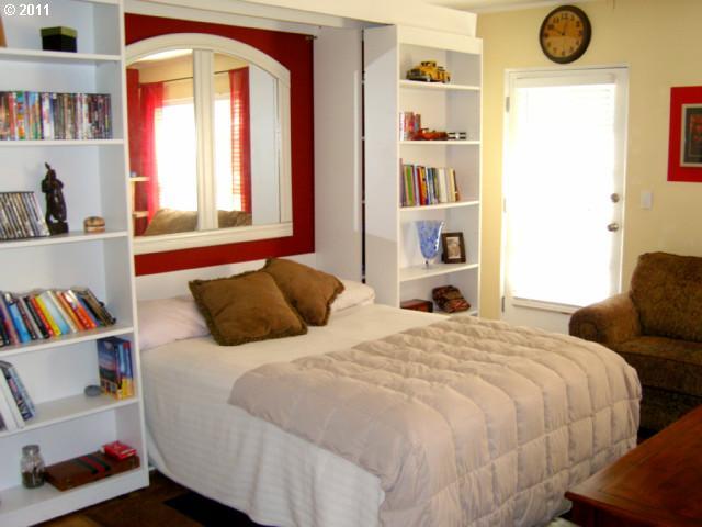 2643 Northwest Raleigh Street, Unit 36 Portland, OR 97210 - Photo 7 of 15 Gallery Image 7