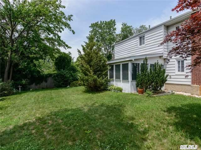 1658 Westmoreland Road Merrick, NY 11566 - Photo 18 of 19