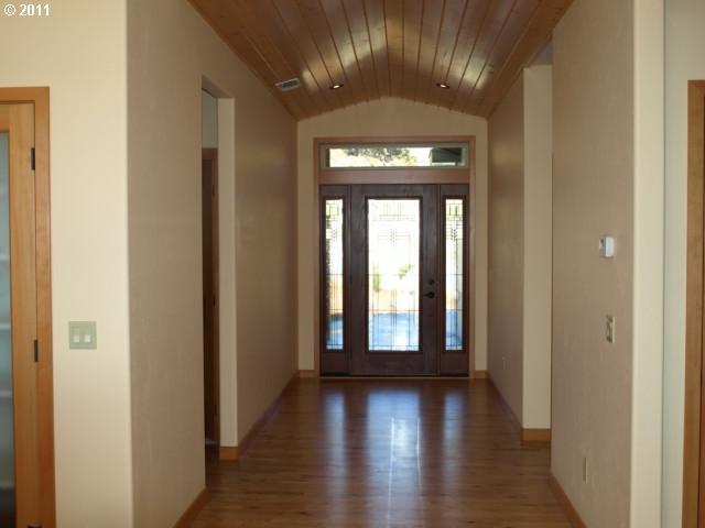 94542 Hume Road Gold Beach, OR 97444 - Photo 11 of 16 Gallery Image 11