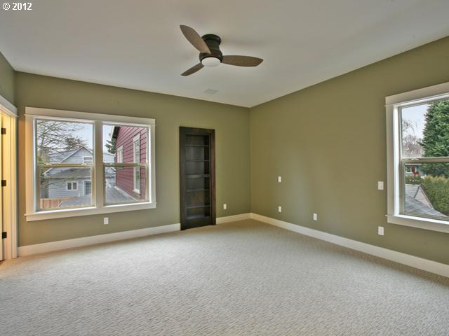 1135 Southeast Nehalem Street Portland, OR 97202 - Photo 6 of 16 Gallery Image 6